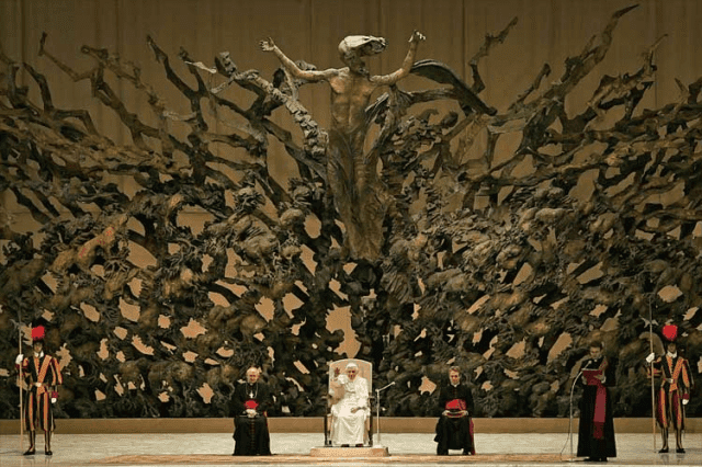 «Τον Πάπα να καταριέστε»- Το Βατικανό ζητά «παγκόσμια κεντρική τράπεζα» και «παγκόσμια αρχή»